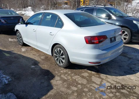 2017 Volkswagen Jetta 1.4T S z USA, uszkodzony, nr VIN 3VW2B7AJ3HM388320